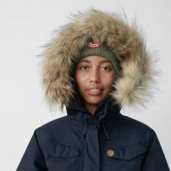 FJÄLLRÄVEN Fjällräven Nuuk Parka, Dame 16 FJÄLLRÄVEN Fjällräven Nuuk Parka, Dame -Columbia butik 512490 Fjaellraeven W Nuuk Parka 86369 555 other color 06